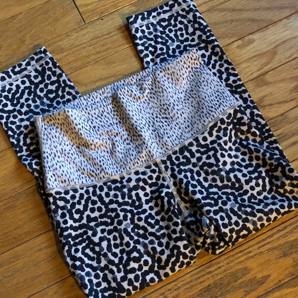 🍋 Lululemon crops. Size 6